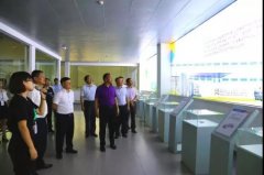 新疆若羌縣委副書記、縣長艾山江帶領(lǐng)考察團(tuán)走